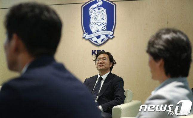 菲尔米诺父亲上周六突发心脏病去世，享年62岁多家媒体确认，上周六，前利物浦前锋菲尔米诺的父亲若泽-罗伯托-菲尔米诺突发心脏病去世，享年62岁。